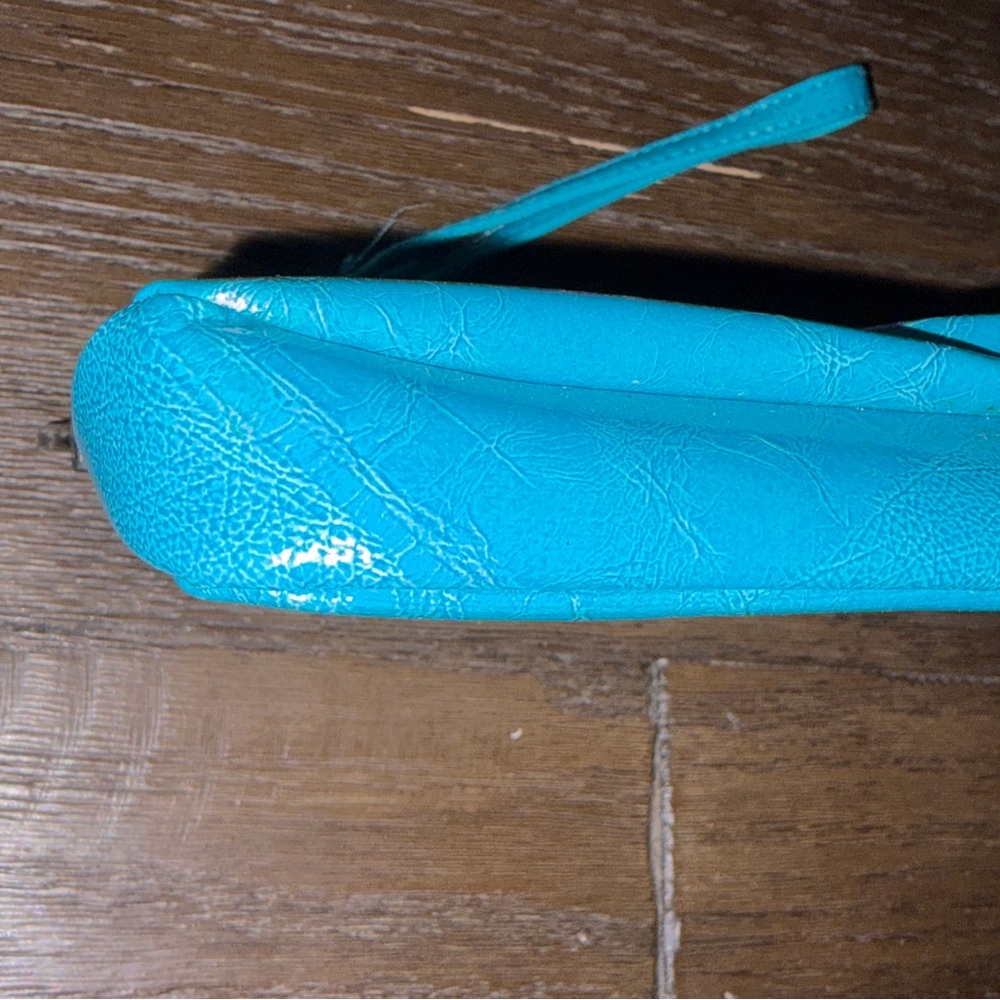 Turquoise Patent Wristlet Clutch - Picture 4 of 8